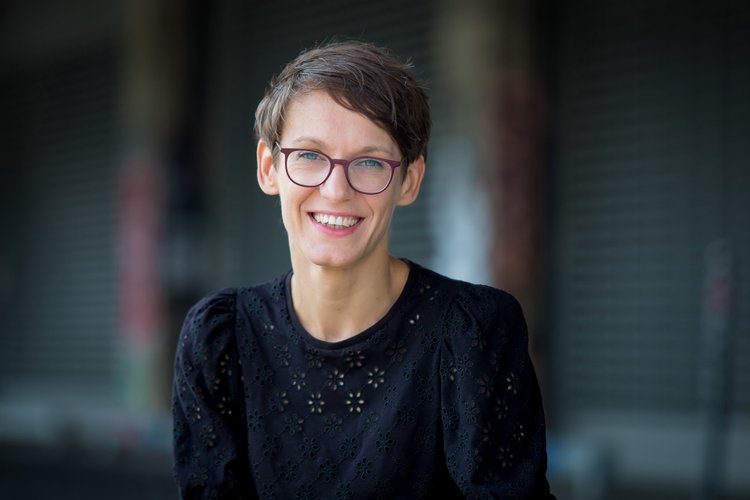 Victoria Wall Englishcopywriterinparis